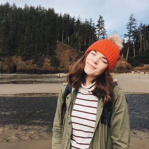 Meet your Posher, Emily